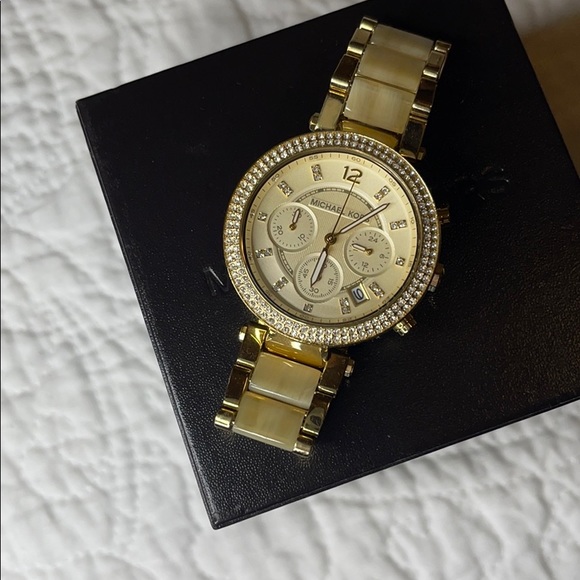 Michael Kors Watch - Picture 5 of 9